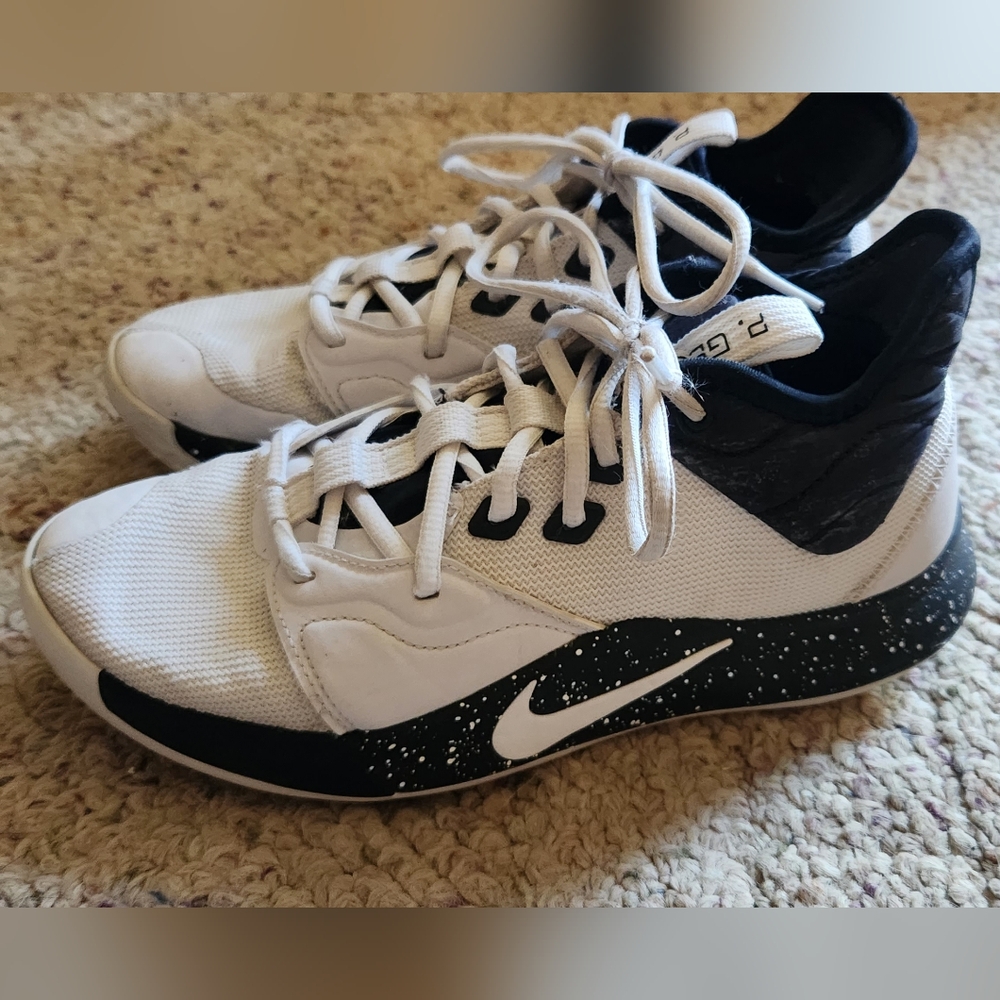 Ladies Nike P George 3 Basketball Shoes